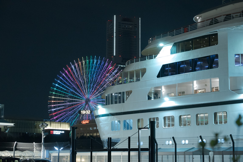 観覧車とオデッセイの写真