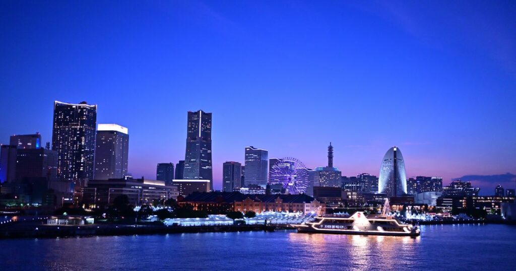 大さん橋から見えるみなとみらいの夜景